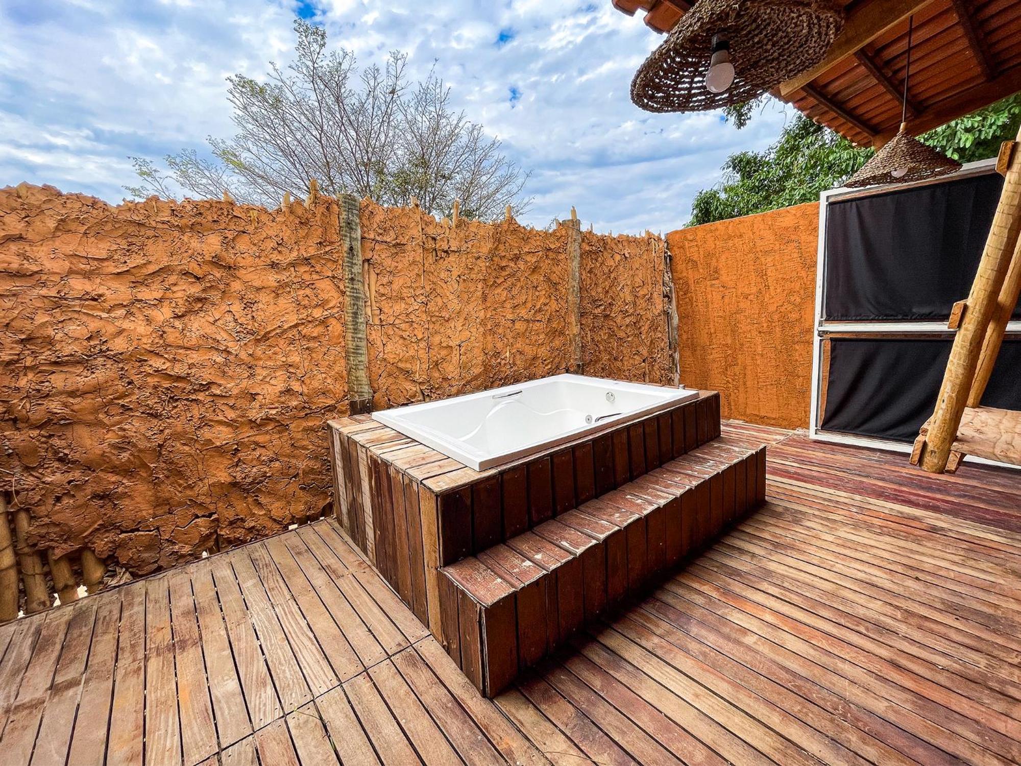 Ranchos 30 Hotel Fazenda Hidrolandia  Экстерьер фото