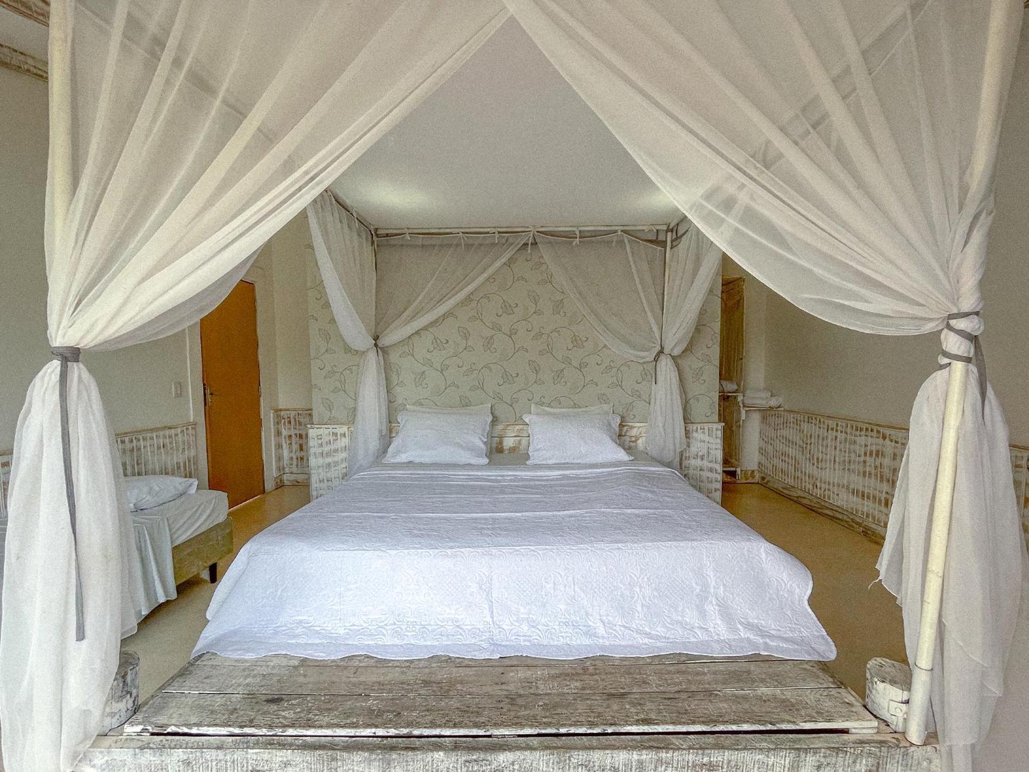 Ranchos 30 Hotel Fazenda Hidrolandia  Экстерьер фото